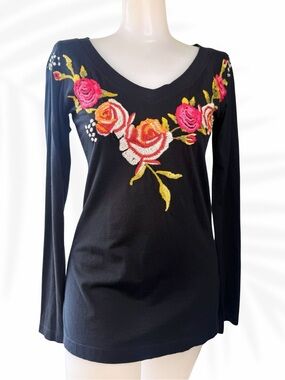 Johnny Was Black V-Neck Long Sleeve Top with Floral Embroidery XS/S